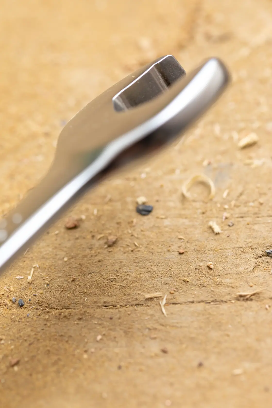 STANLEY FMMT13040-0 wrench, close-up photo showing metallic finish against a wooden surface.